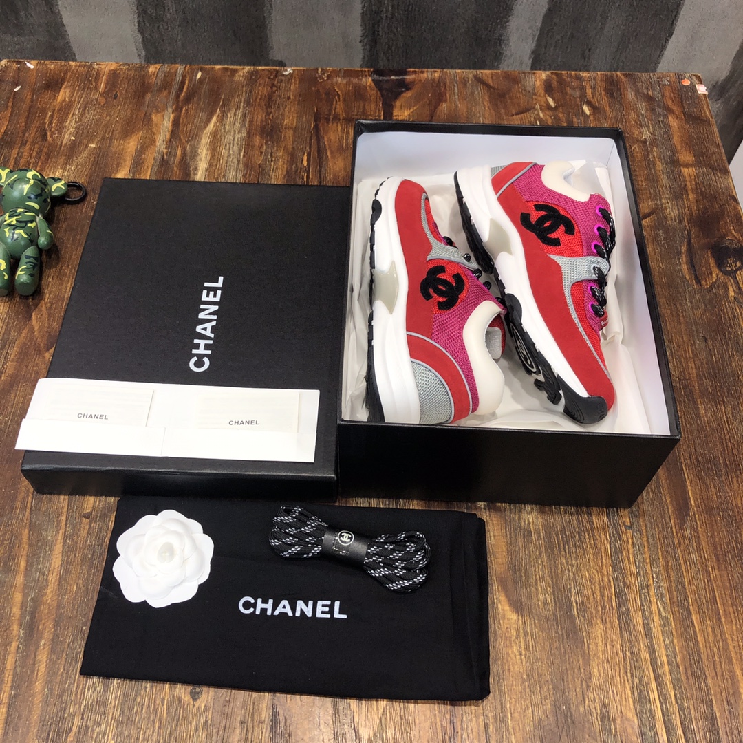 Chanel Fabric & Suede Calfskin Low Top Sneaker 1 - vstockx