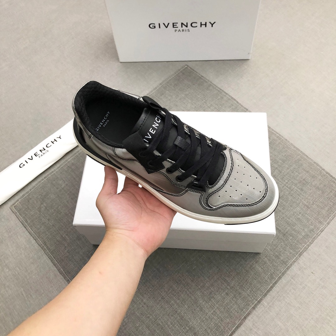 Givenchy Wing Sneakers 4 - vstockx