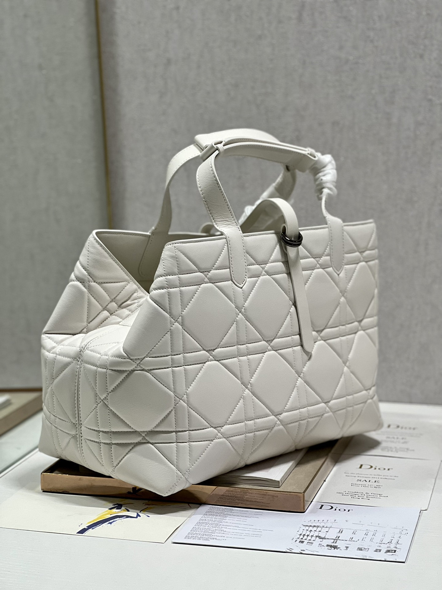Handbag Dior 1188 size 37  43  22 cm - vstockx