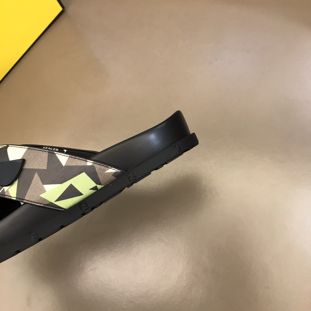 Fendi Slides 20 - vstockx