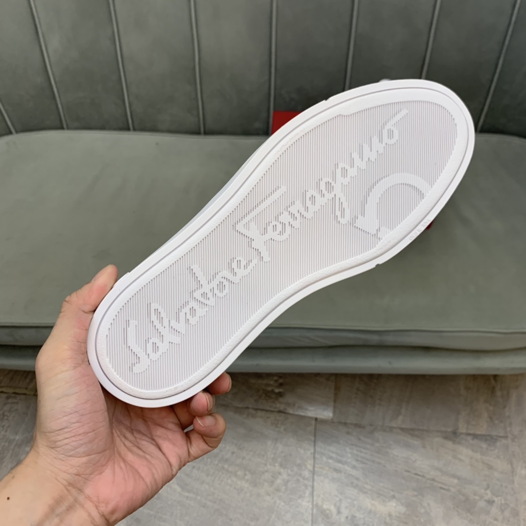 Salvatore Ferragamo Gancini Sneaker 13 - vstockx