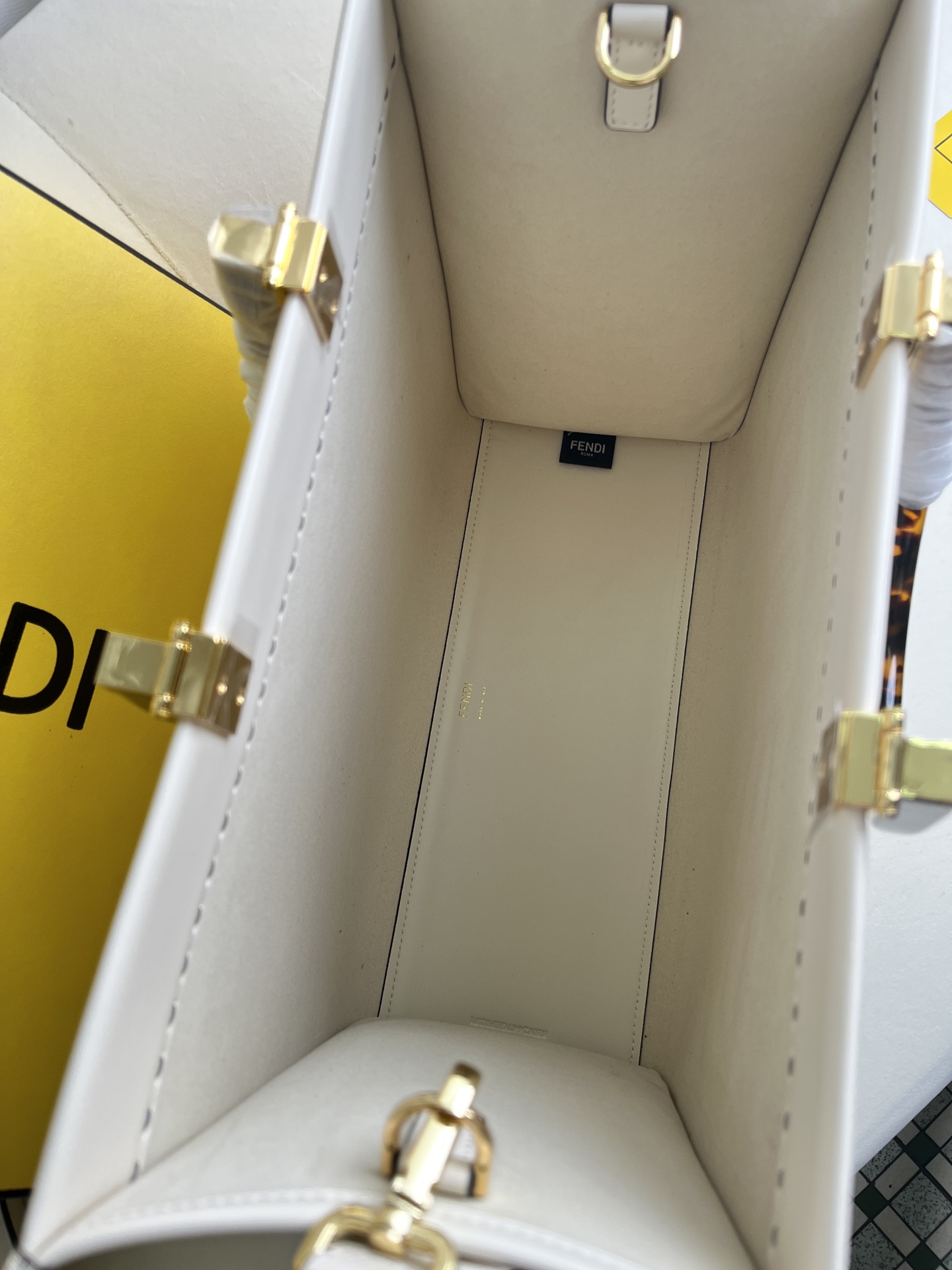 handbags FENDI 877 size:17*35*31 - vstockx