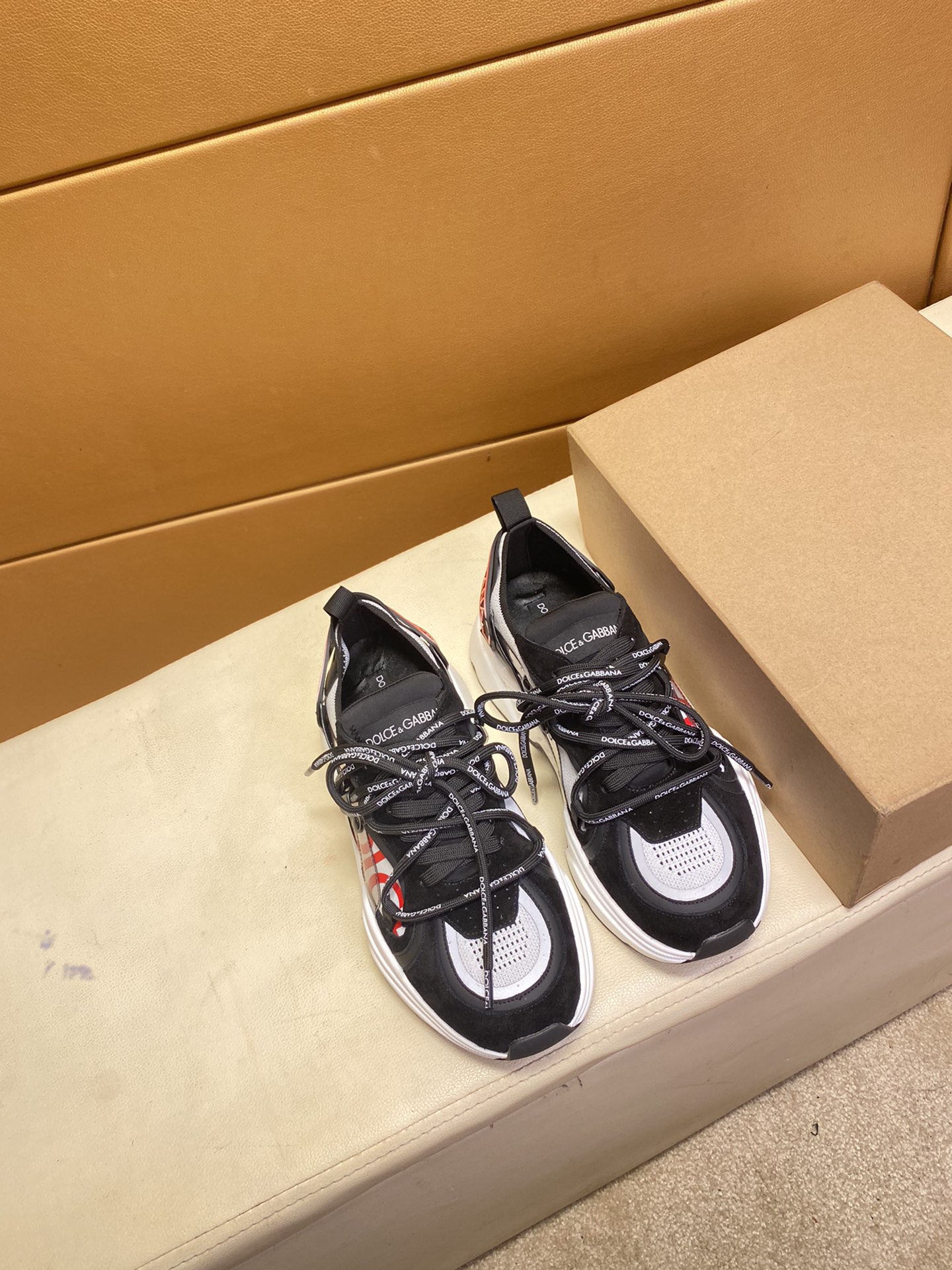 Dolce & Gabbana Low Tops Sneakers 86 - vstockx