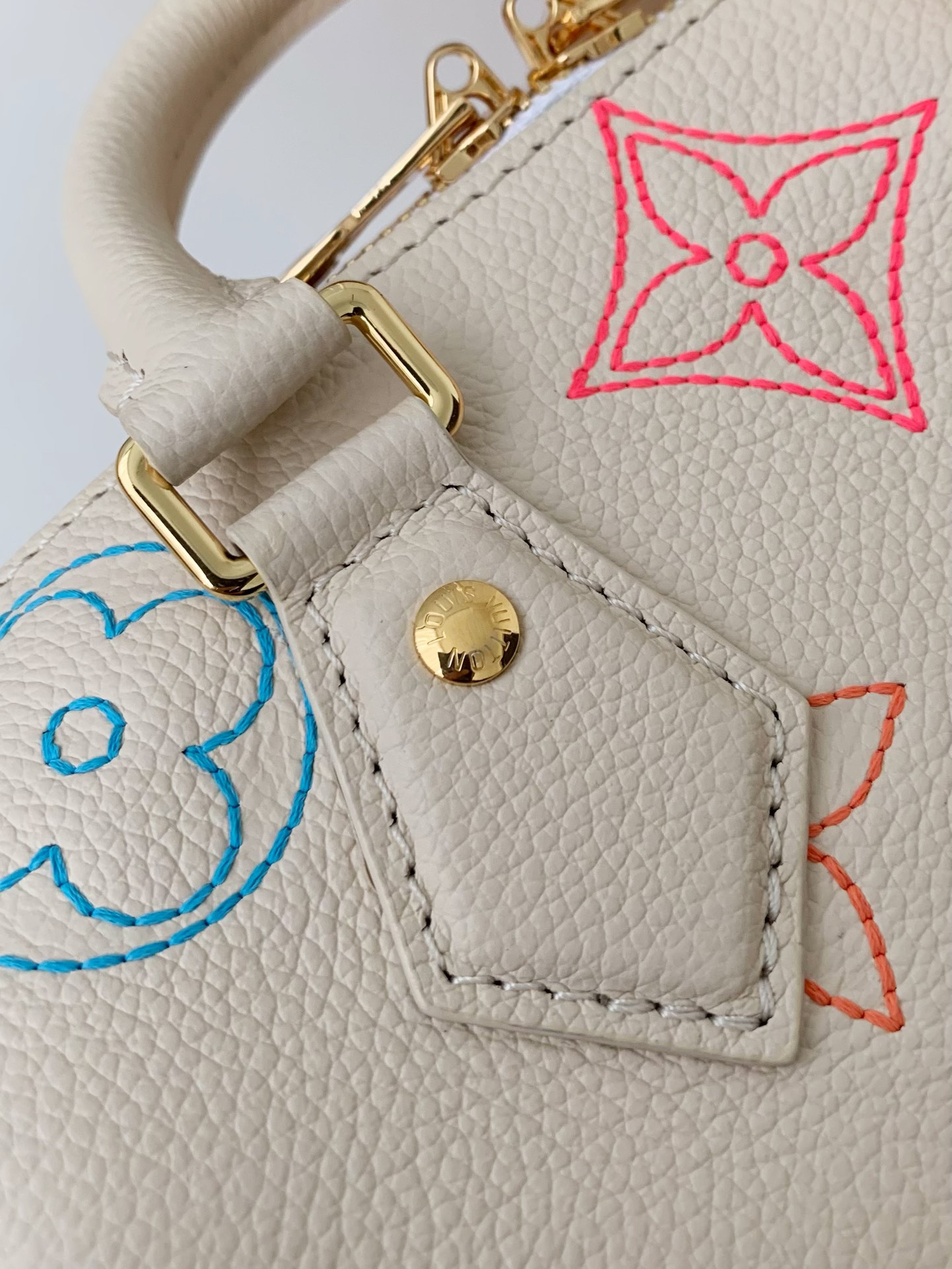 Handbags Louis Vuitton M46667 size:20.5*13.5*12cm - vstockx