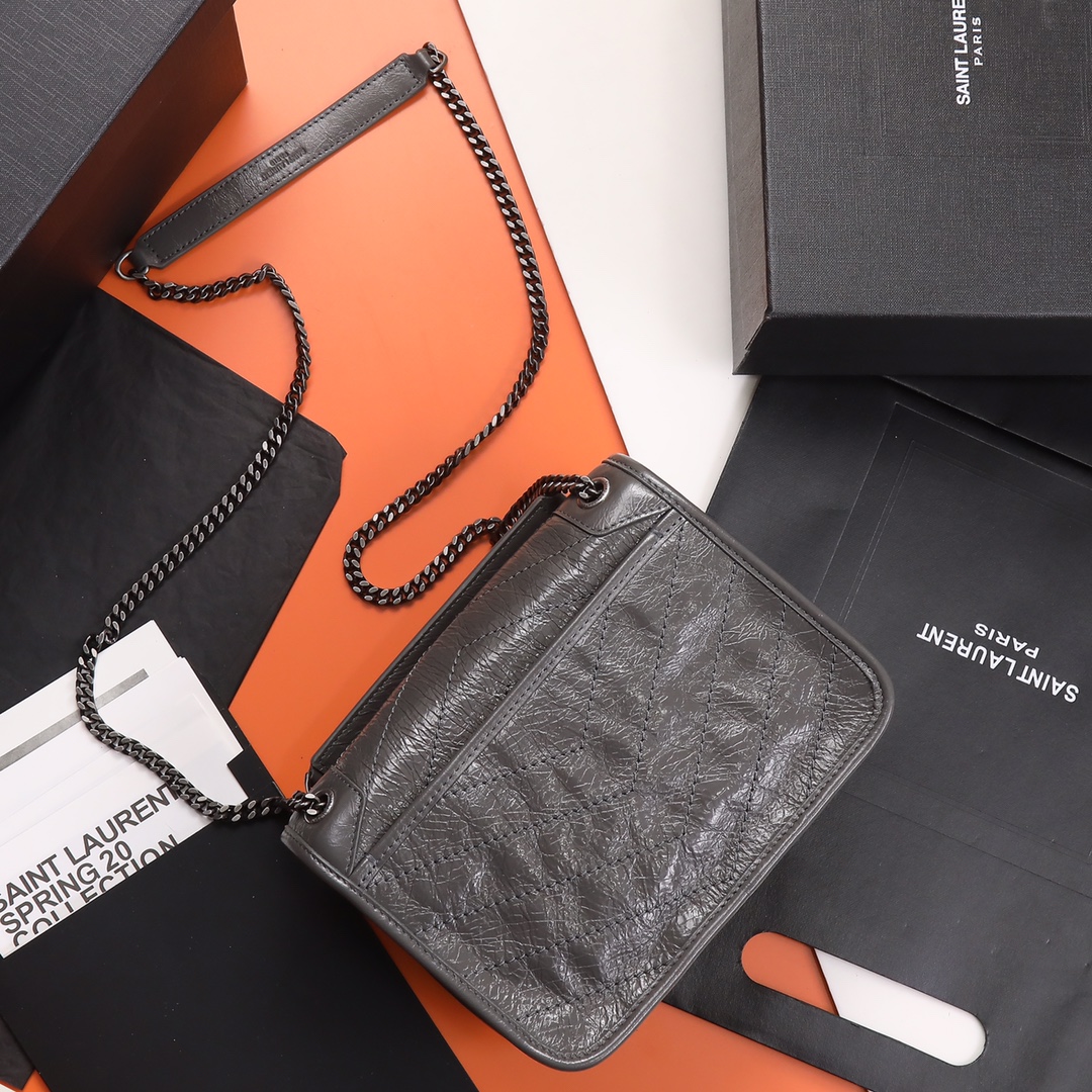 Handbags SAINT LAURENT 533037 size 22x16.5x12 cm - vstockx