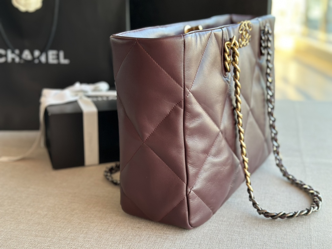 Handbag Chanel AS366 size 24 X41 X10 cm - vstockx