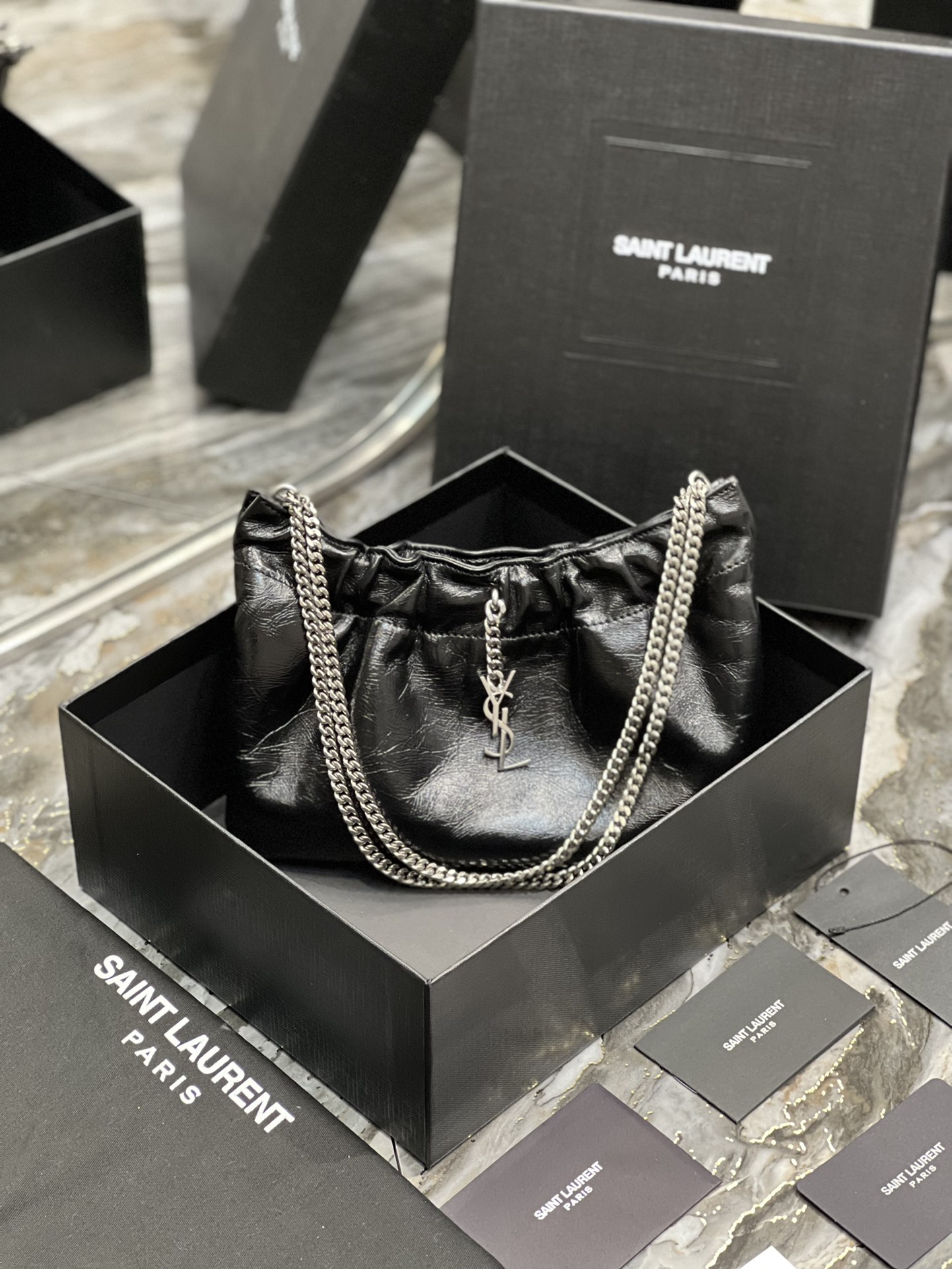 Handbags SAINT LAURENT 681632 size 24x14x4 cm - vstockx
