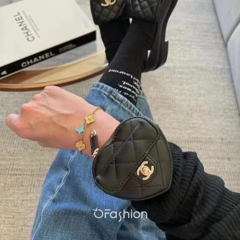 Handbag Chanel size 8*8.5*5.5* cm - vstockx