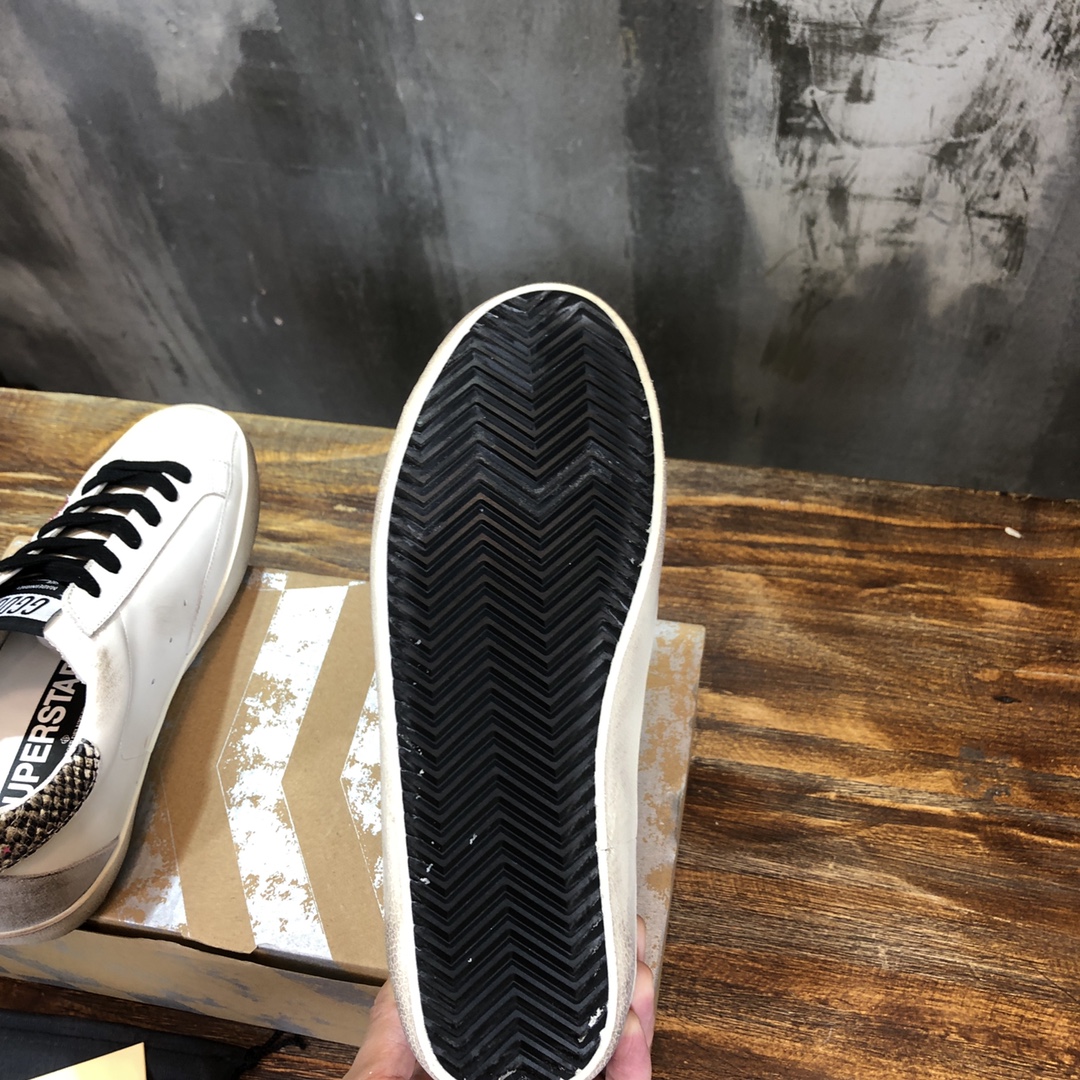 Golden Goose Superstar distressed-finish sneakers 1 - vstockx