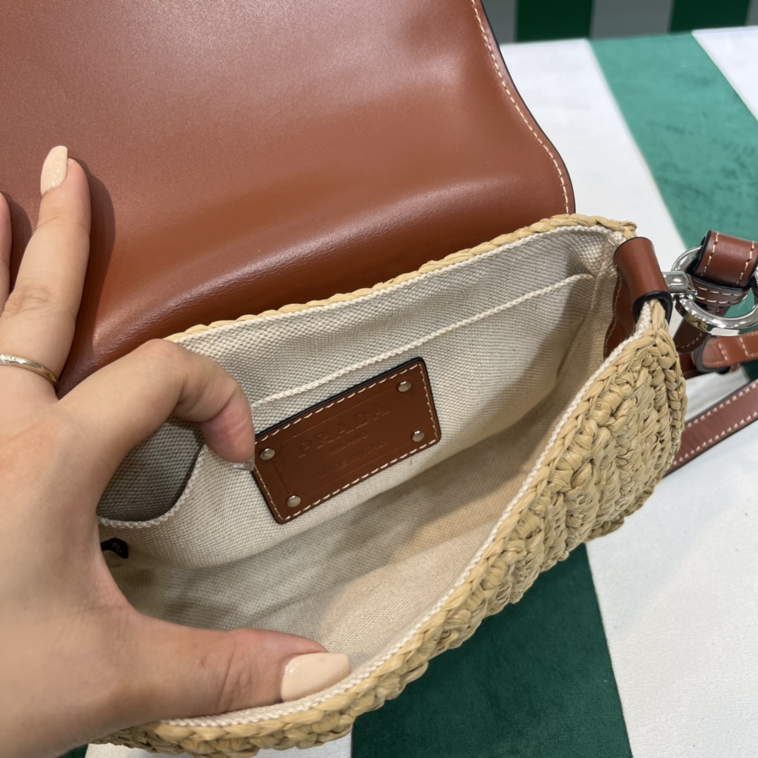 Handbags Prada 1BD243 size:20*6.5*15 cm - vstockx