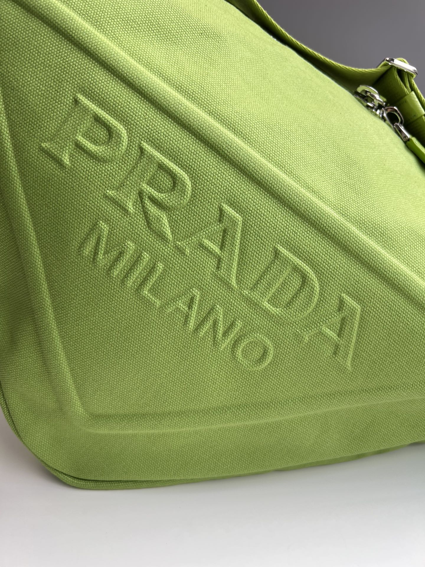 handbags prada 2VY007 size:60*22.5*28 - vstockx