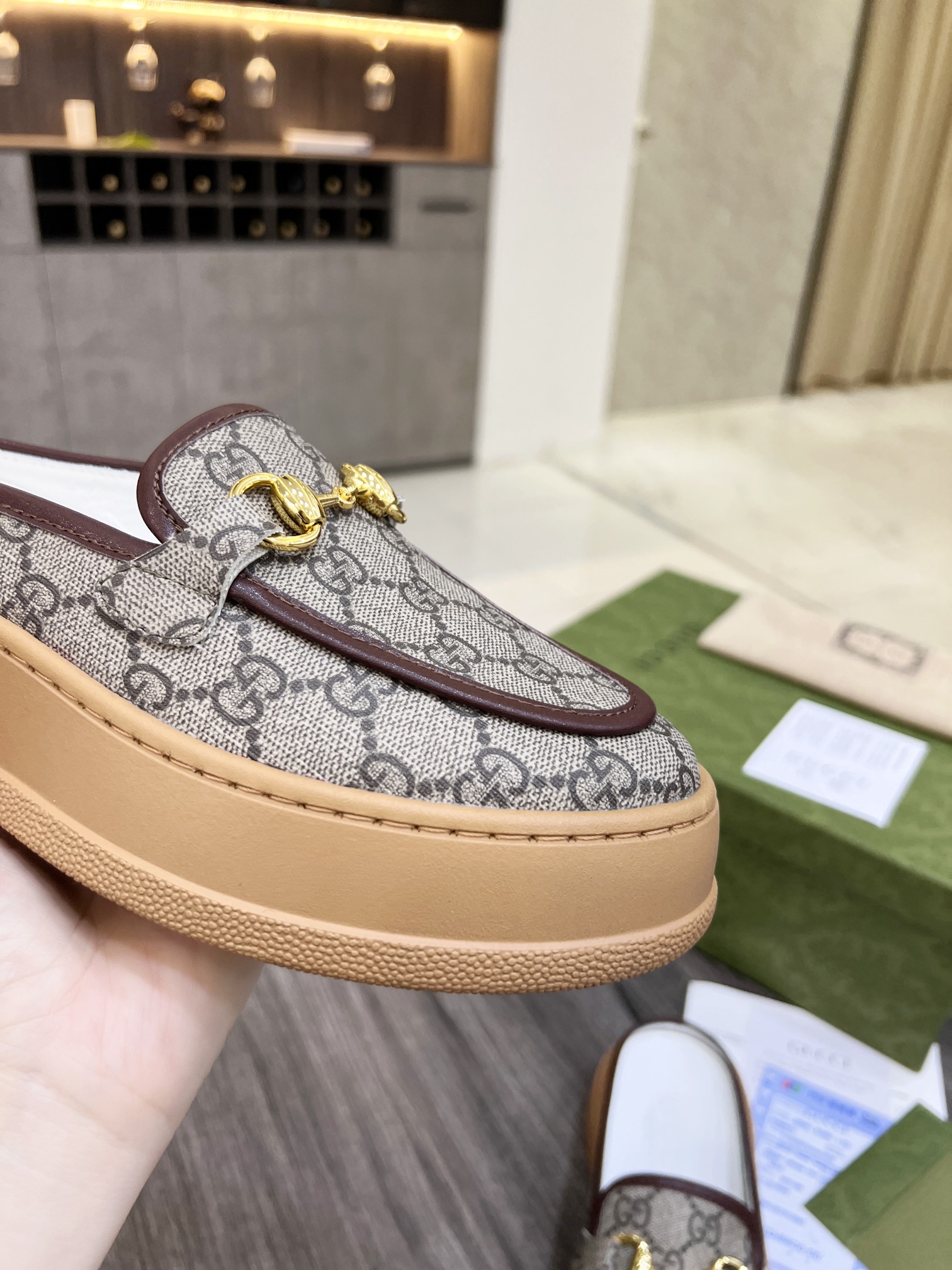 Gucci Women's WOMEN 6 - vstockx