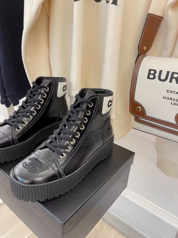 Chanel Platform Sneaker 1 - vstockx