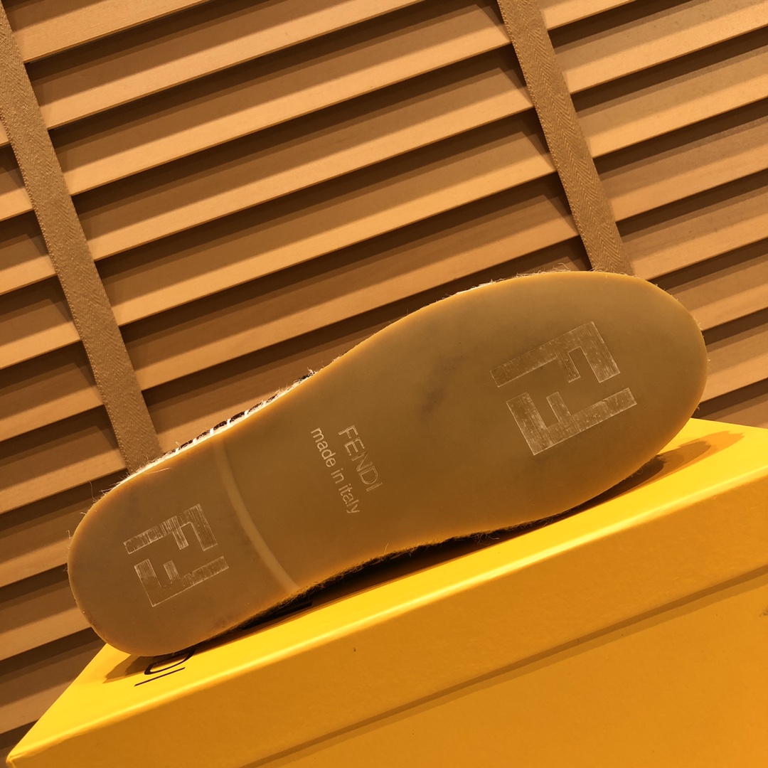 Fendi Espadrilles Sneakers 11 - vstockx