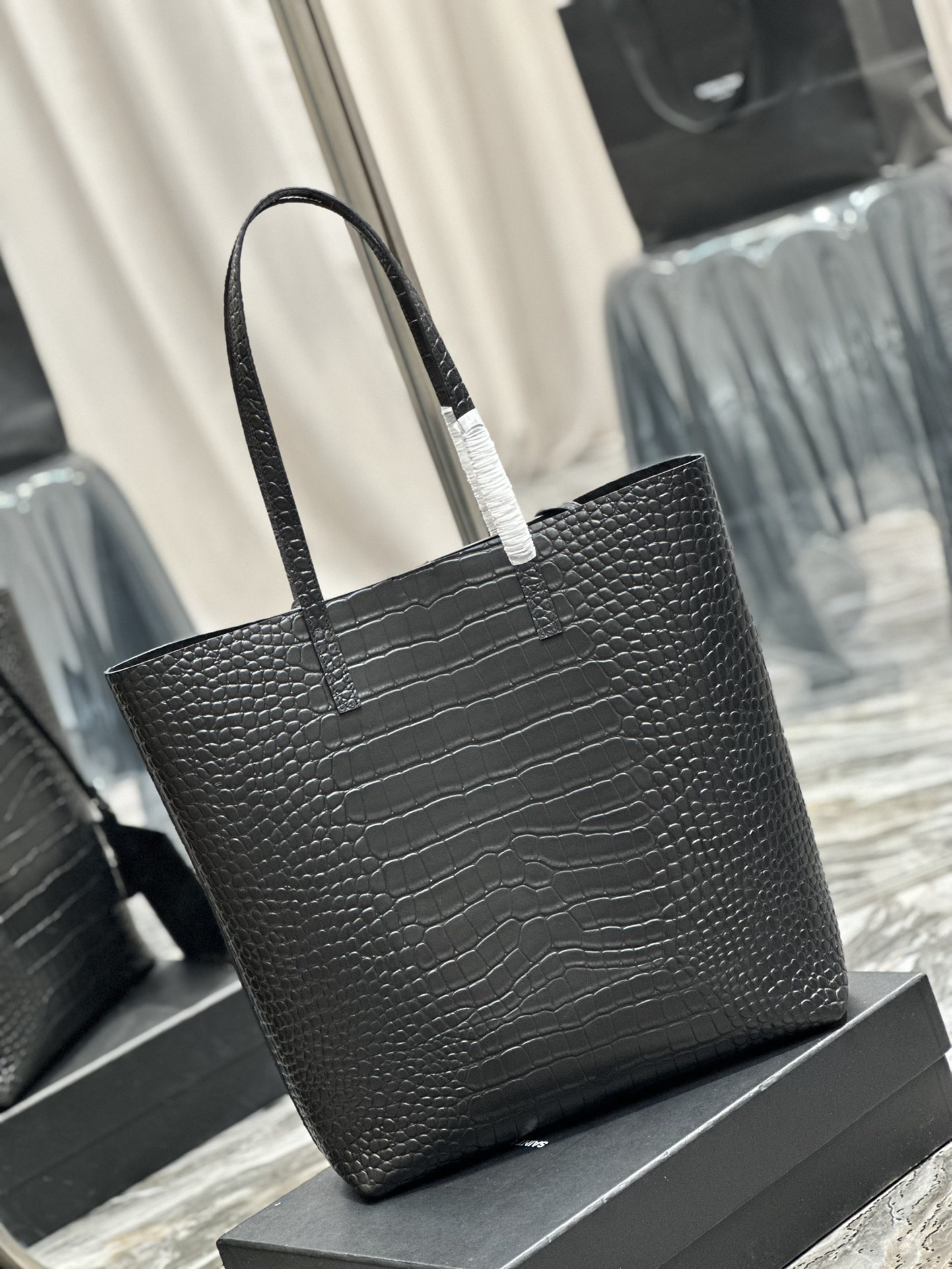 Handbags SAINT LAURENT 600306 size 32.5  35  10.5 cm - vstockx