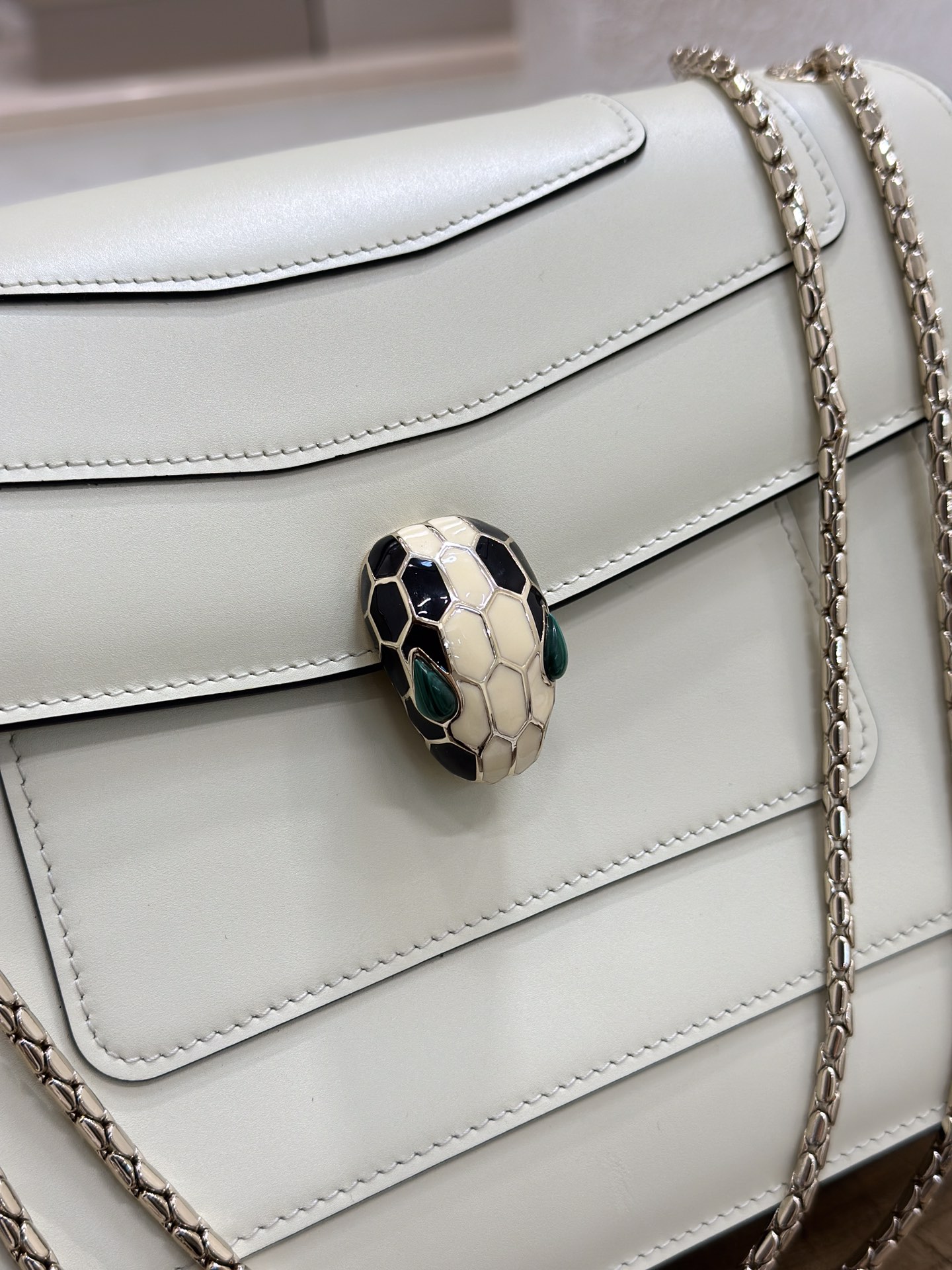 Handbags Bvlgari 35362 size:28*19*8 cm - vstockx