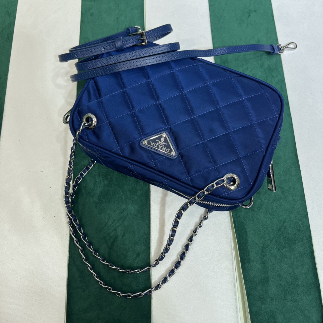 Handbags Prada 1BH910 size:21.5*15*6 cm - vstockx