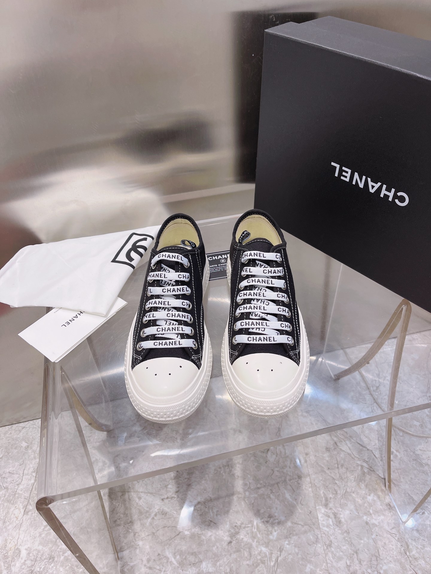 Chanel Flat canvas Sneaker 9 - vstockx