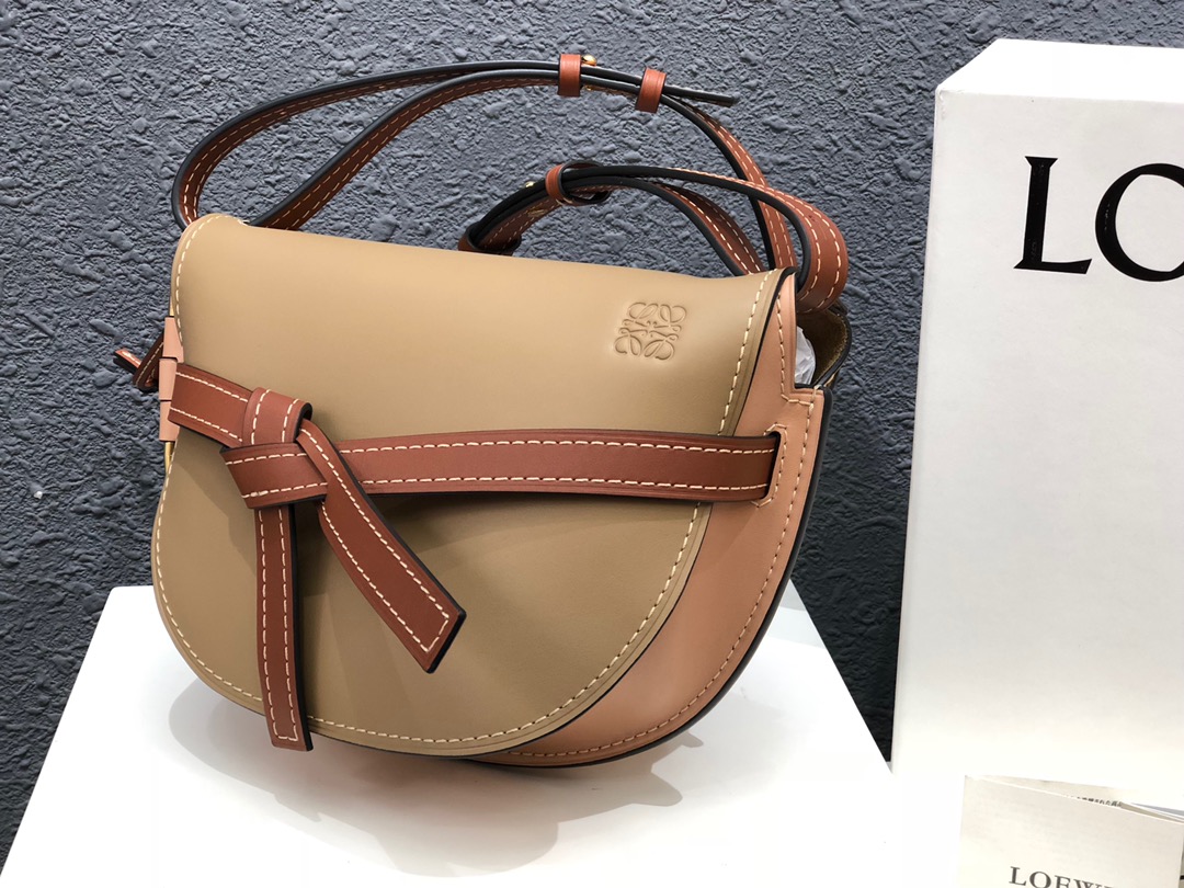 Handbags LOEWE zp size:20*19*11.5 cm - vstockx