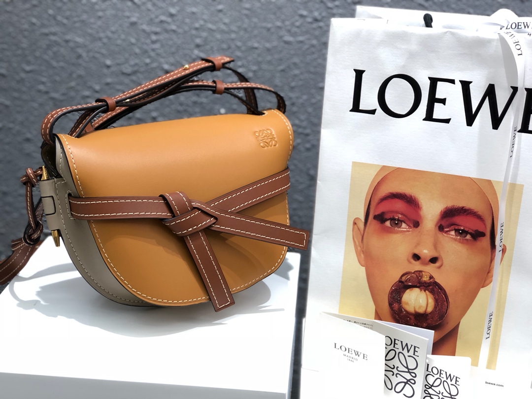 Handbags LOEWE zp size:20*19*11.5 cm - vstockx