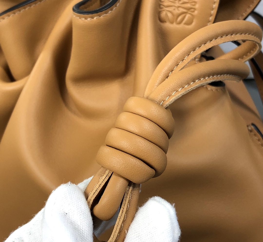 Handbags LOEWE mini flamenco clutch size:22.5-18-9 cm - vstockx