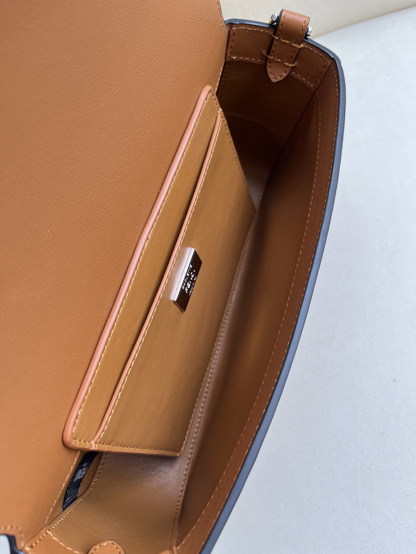 handbags FENDI 5012 size:26*5*15cm - vstockx