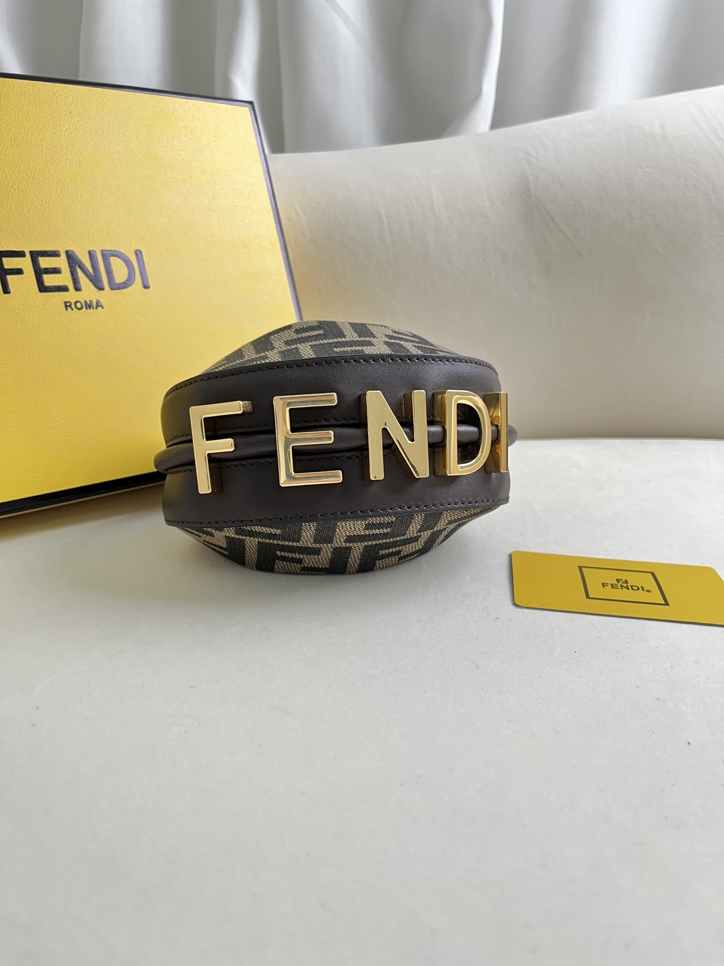 handbags FENDI 208 size:18*13*6.5 - vstockx