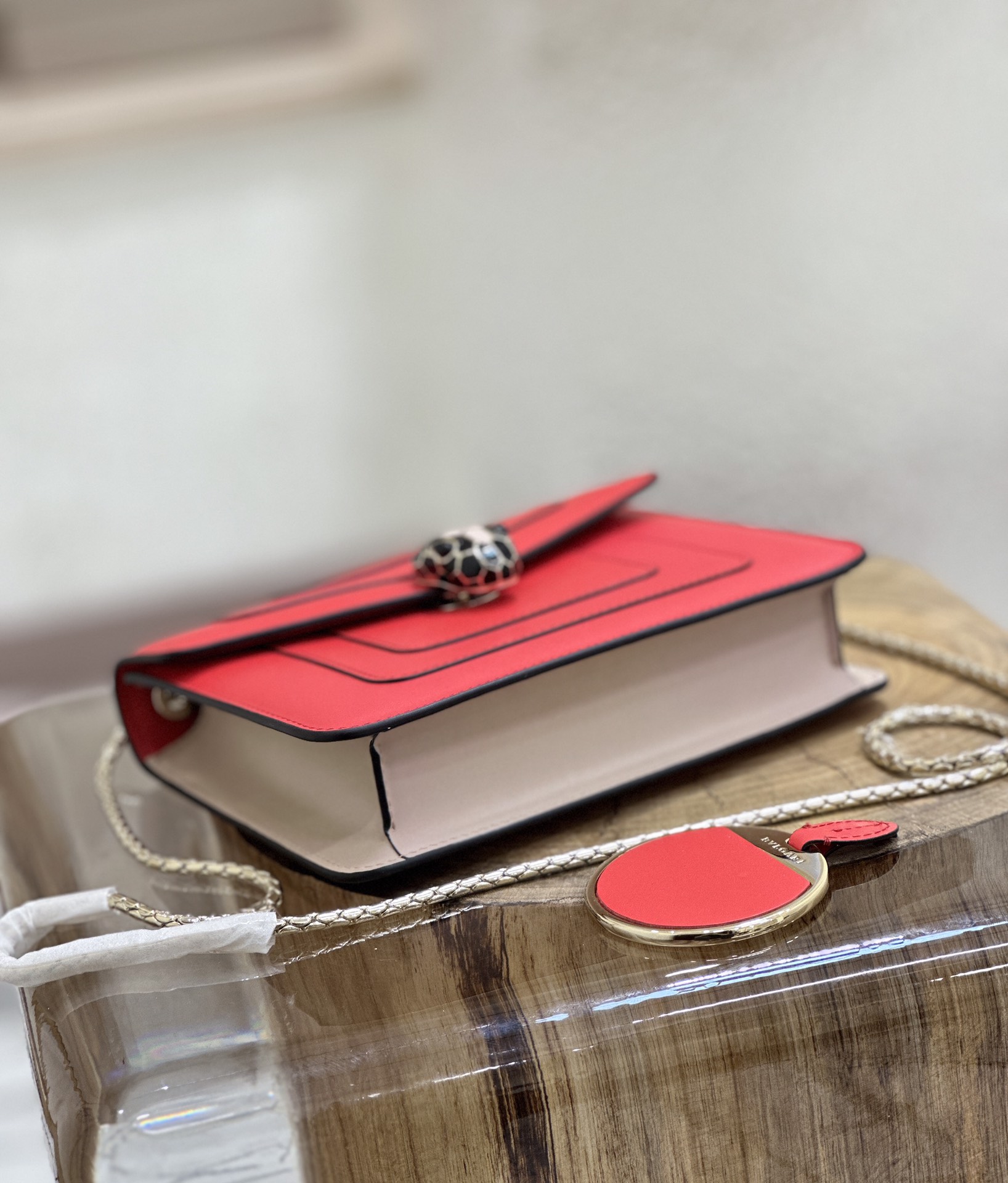 Handbags Bvlgari 35107 size:20*15*5 cm - vstockx