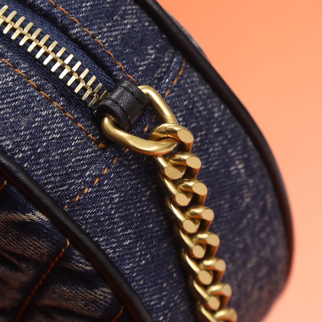 Handbags SAINT LAURENT 610436 size 17  17  5.5 cm - vstockx