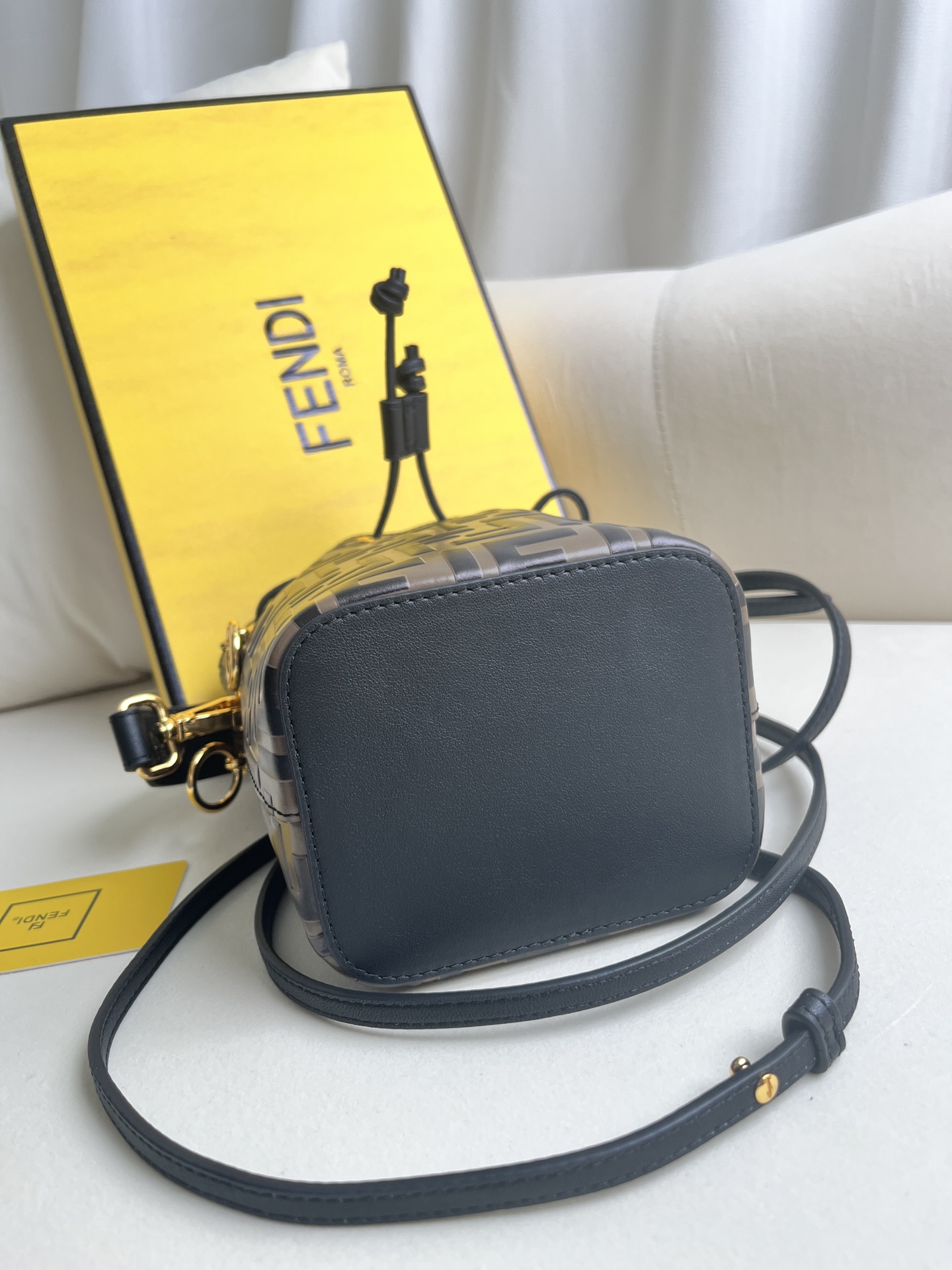 handbags FENDI 52021 size:18*12*10cm - vstockx
