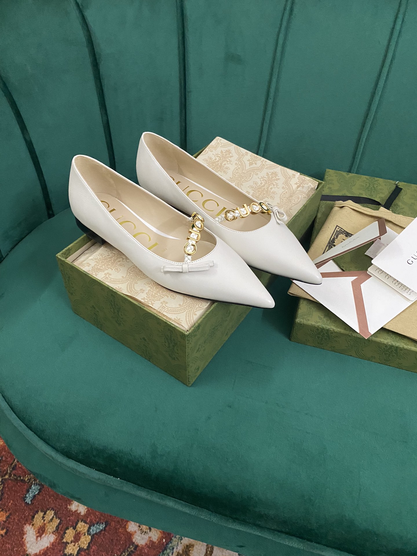 Gucci Women's pump with 'GUCCI' Women 10 - vstockx