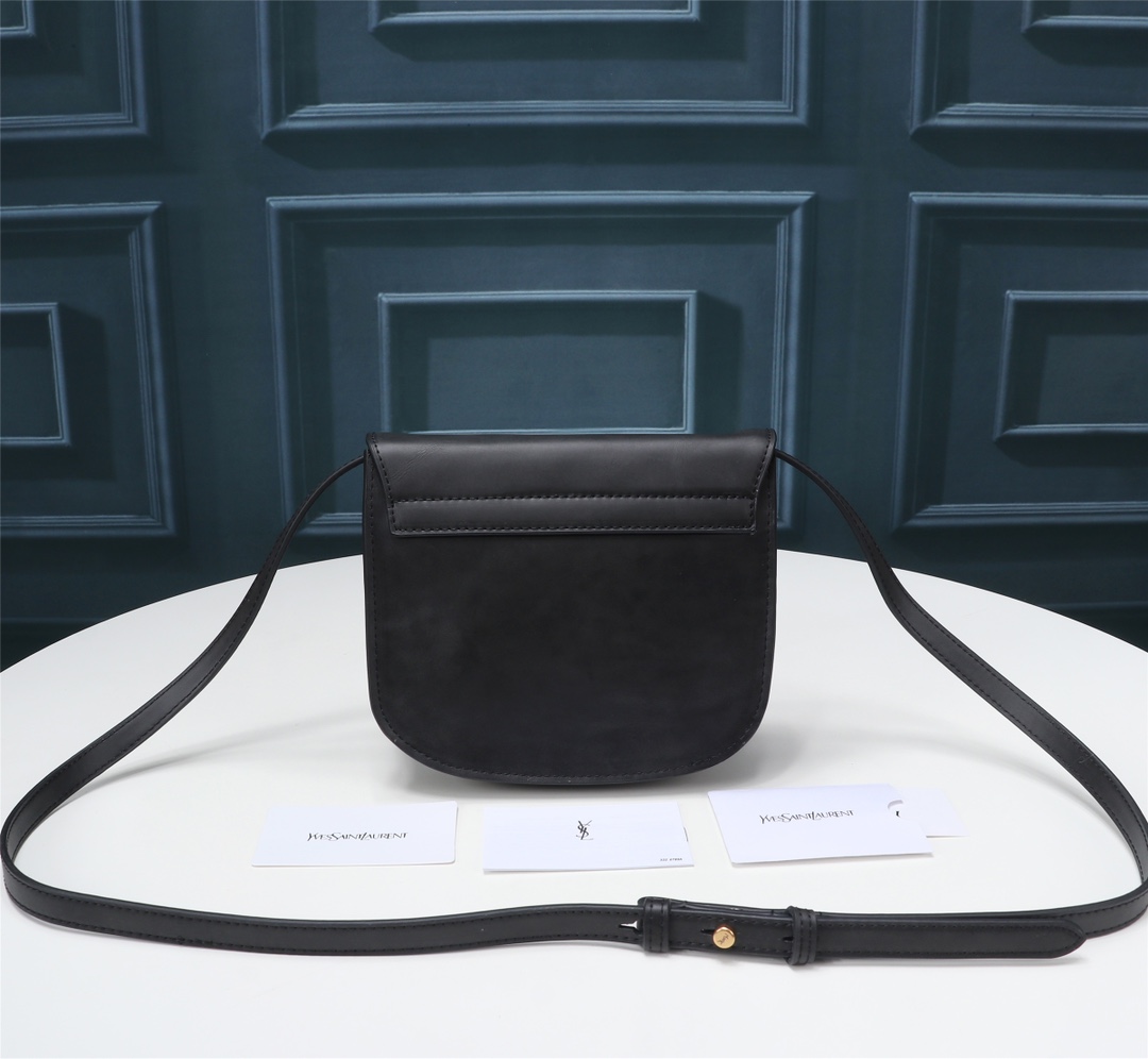 Handbags SAINT LAURENT 619740 size 18x15.5x5.5 cm - vstockx