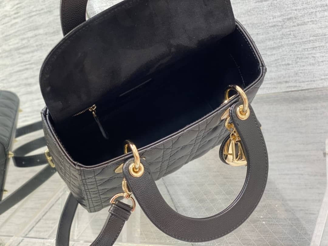 Handbag Dior 6604 size 20*8*17 cm - vstockx