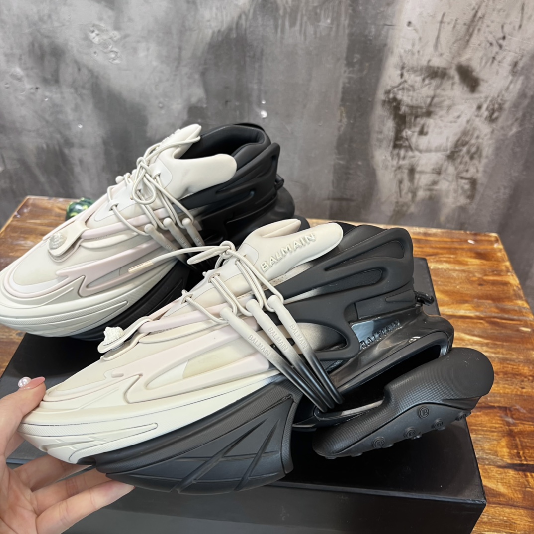 Balmain Sneaker 4 - vstockx