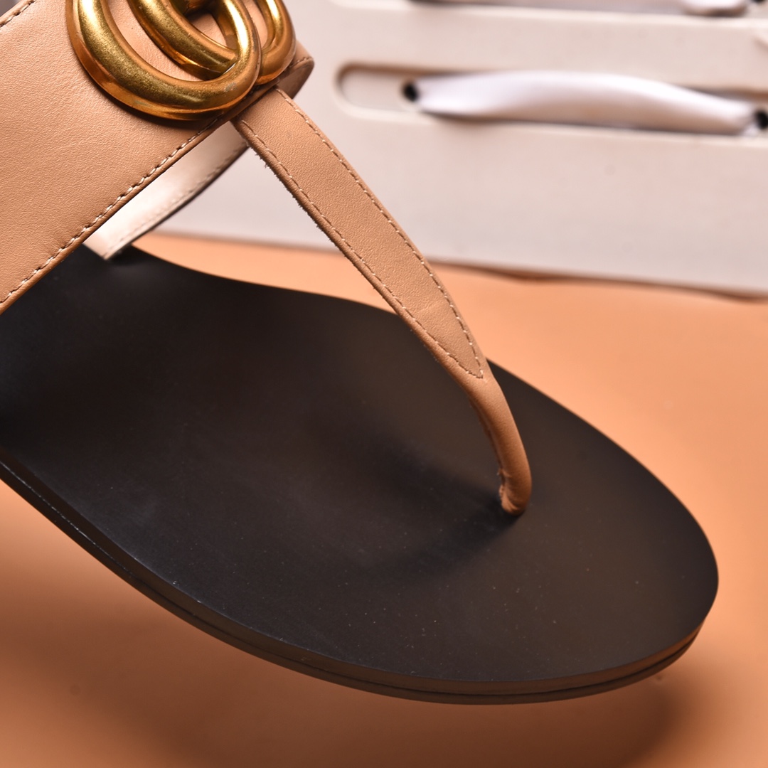 Gucci Slippers 9 - vstockx