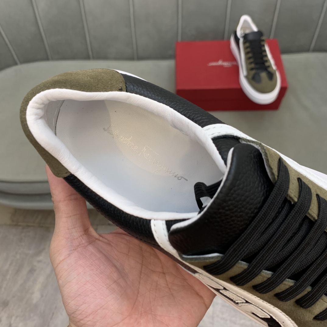 Salvatore Ferragamo Gancini Sneaker 7 - vstockx