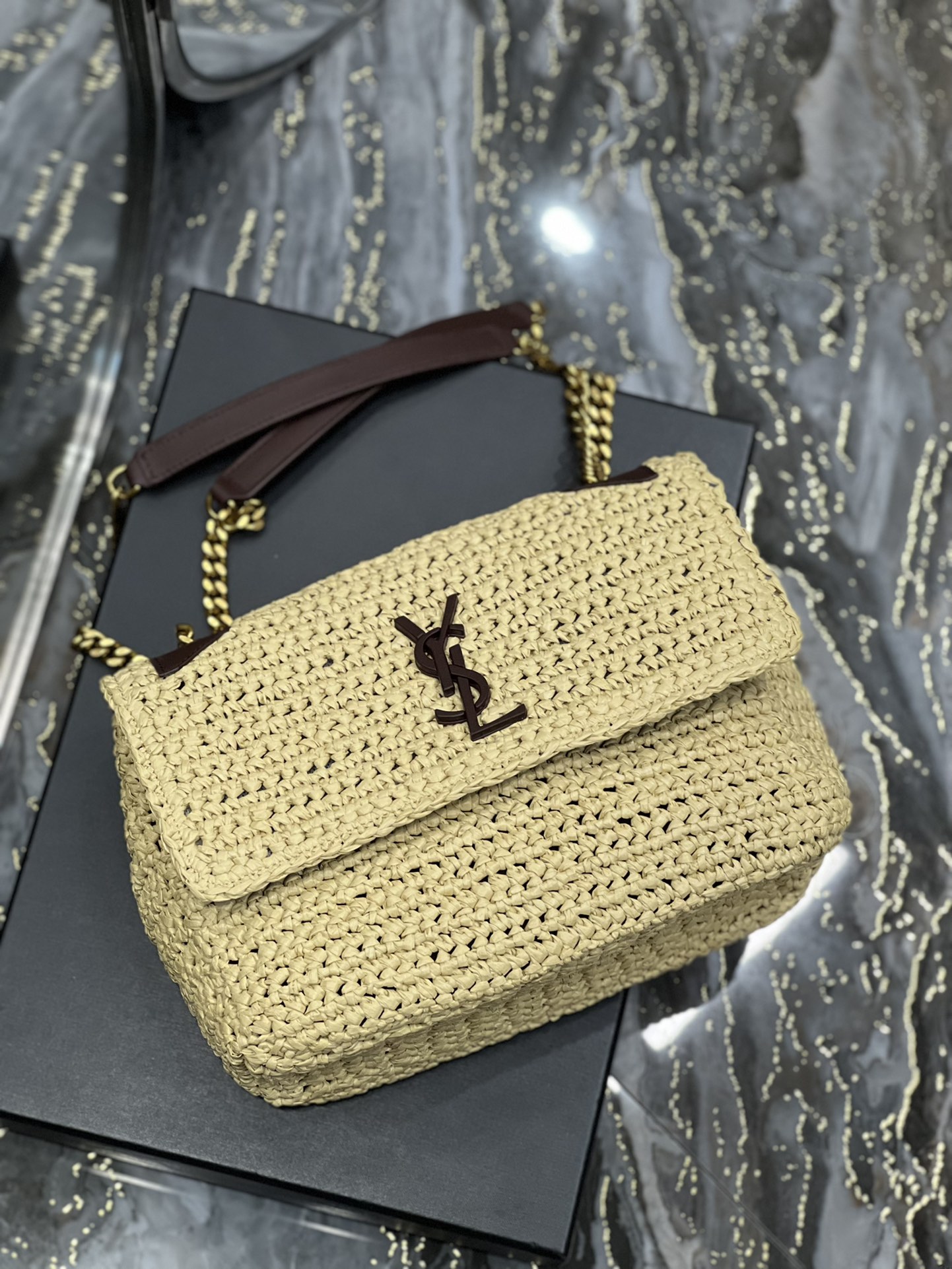 Handbags SAINT LAURENT 633158 size 28  20.5  8.5 cm - vstockx