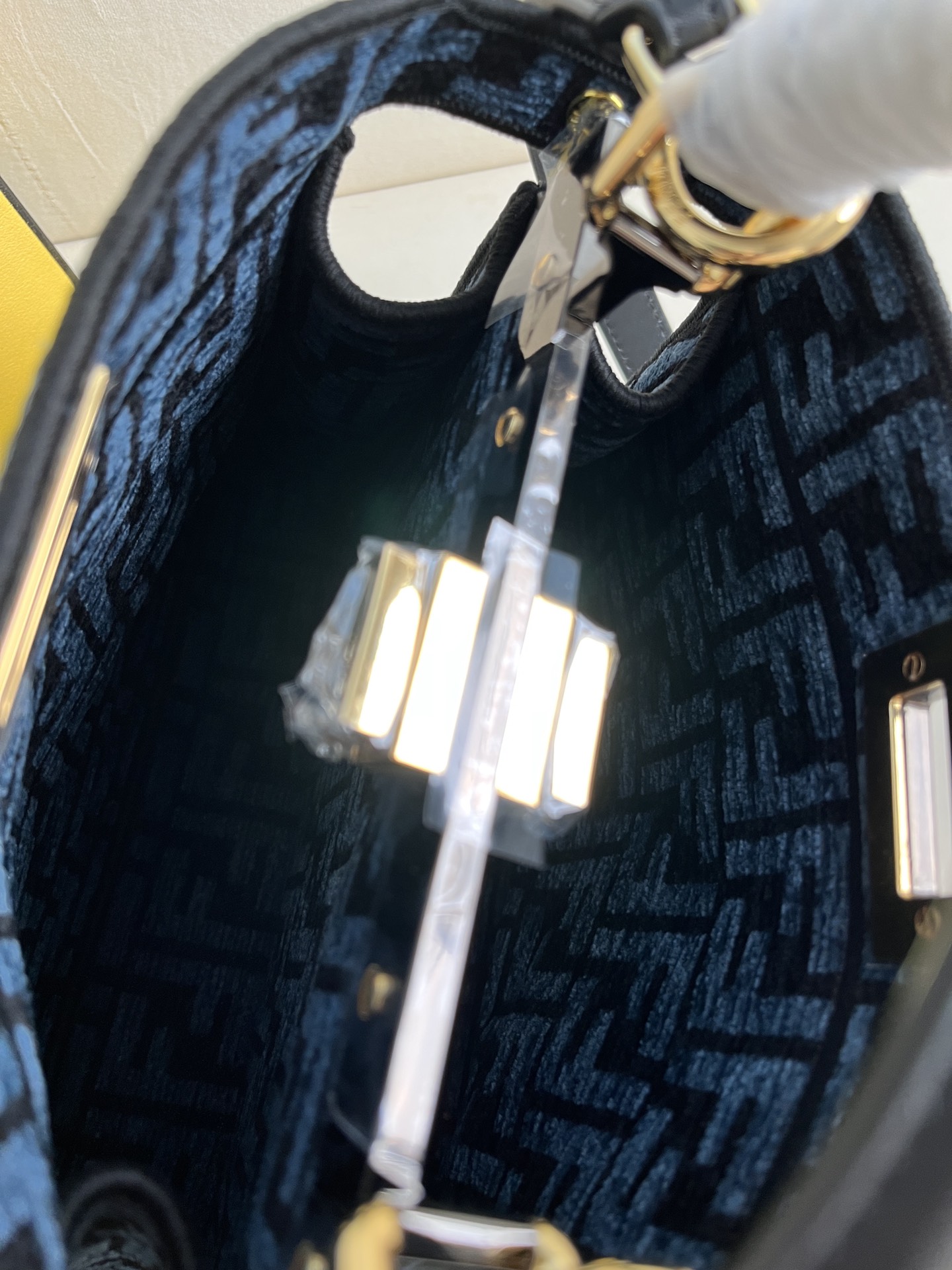 handbags FENDI 0229 size:27*21*11cm - vstockx