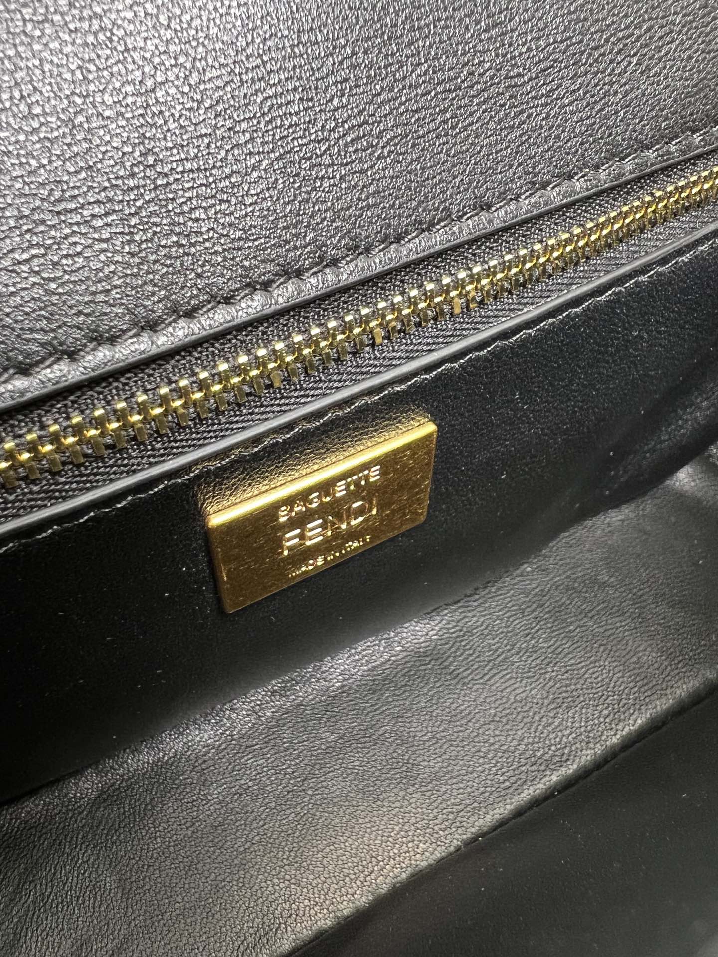 handbags FENDI 8BR793 size:24*14.5*7cm - vstockx