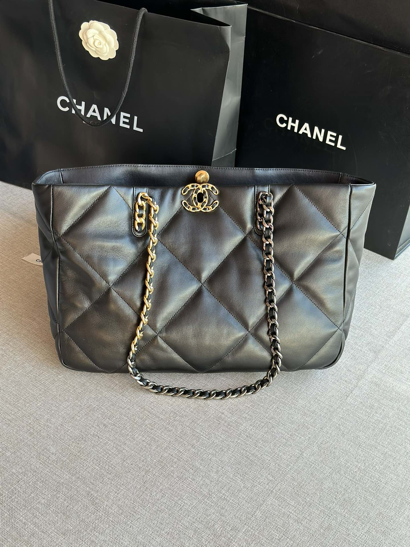 Handbag Chanel AS366 size 24 X41 X10 cm - vstockx