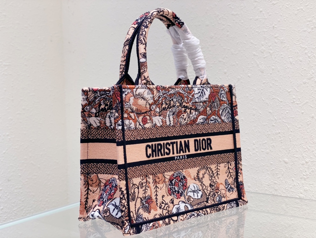 Handbag Dior 8002 size 26.5x 21x 14 cm - vstockx