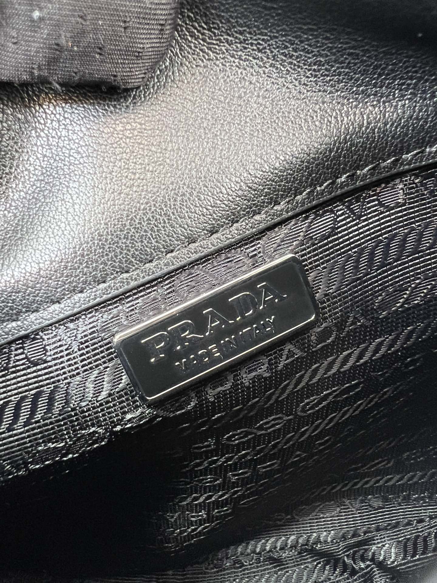 handbags prada 1BH188 17*14.5*7 - vstockx
