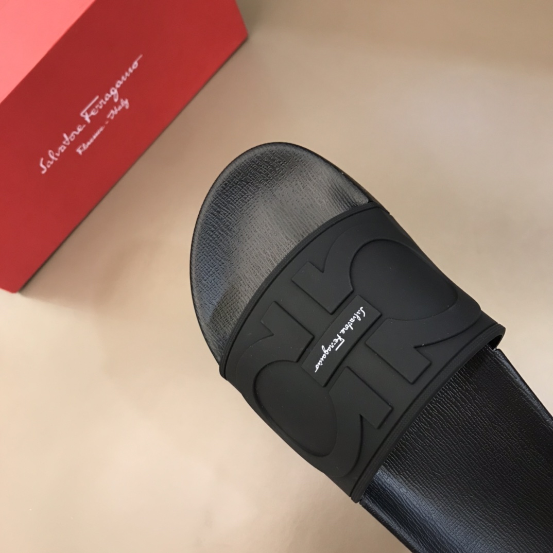 Salvatore Ferragamo Groove Slides 5 - vstockx
