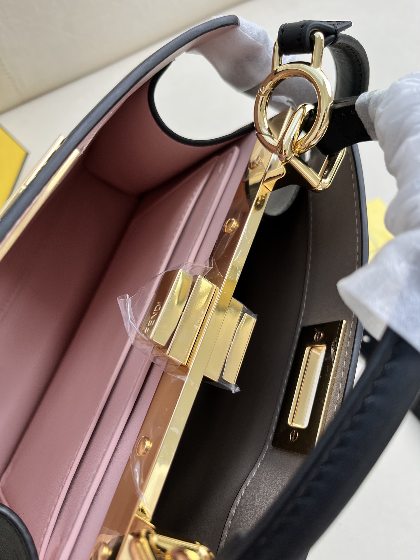 handbags FENDI 0229 size:27*21*11cm - vstockx