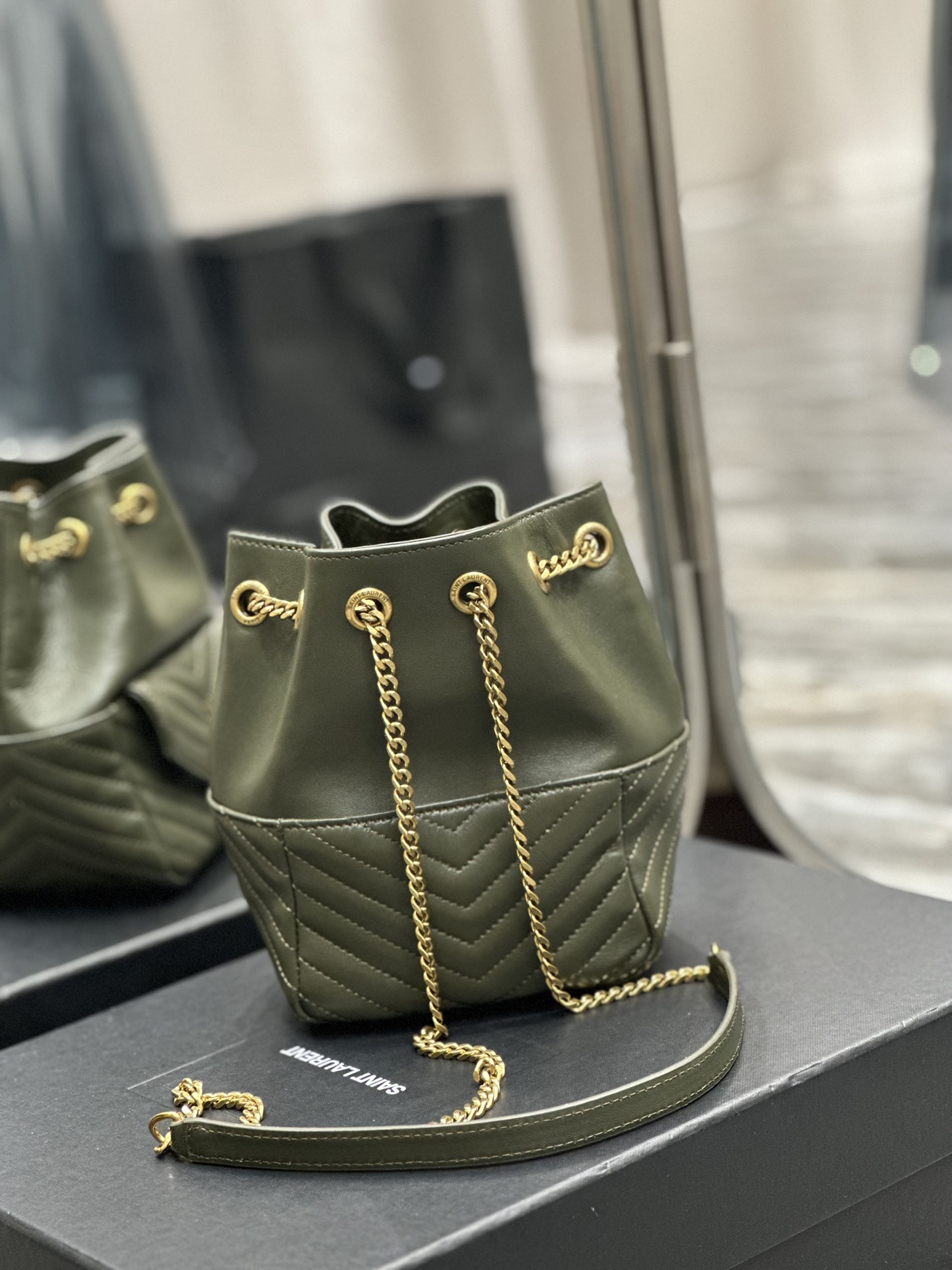 Handbags SAINT LAURENT 631052 size 19x13x13 cm - vstockx