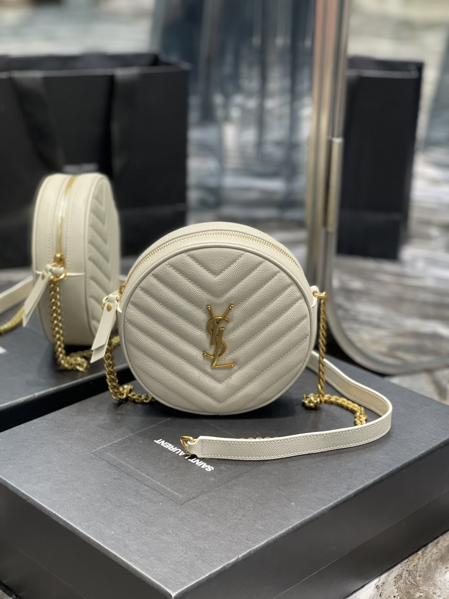 Handbags SAINT LAURENT 610436 size 17x17x5.5 cm - vstockx