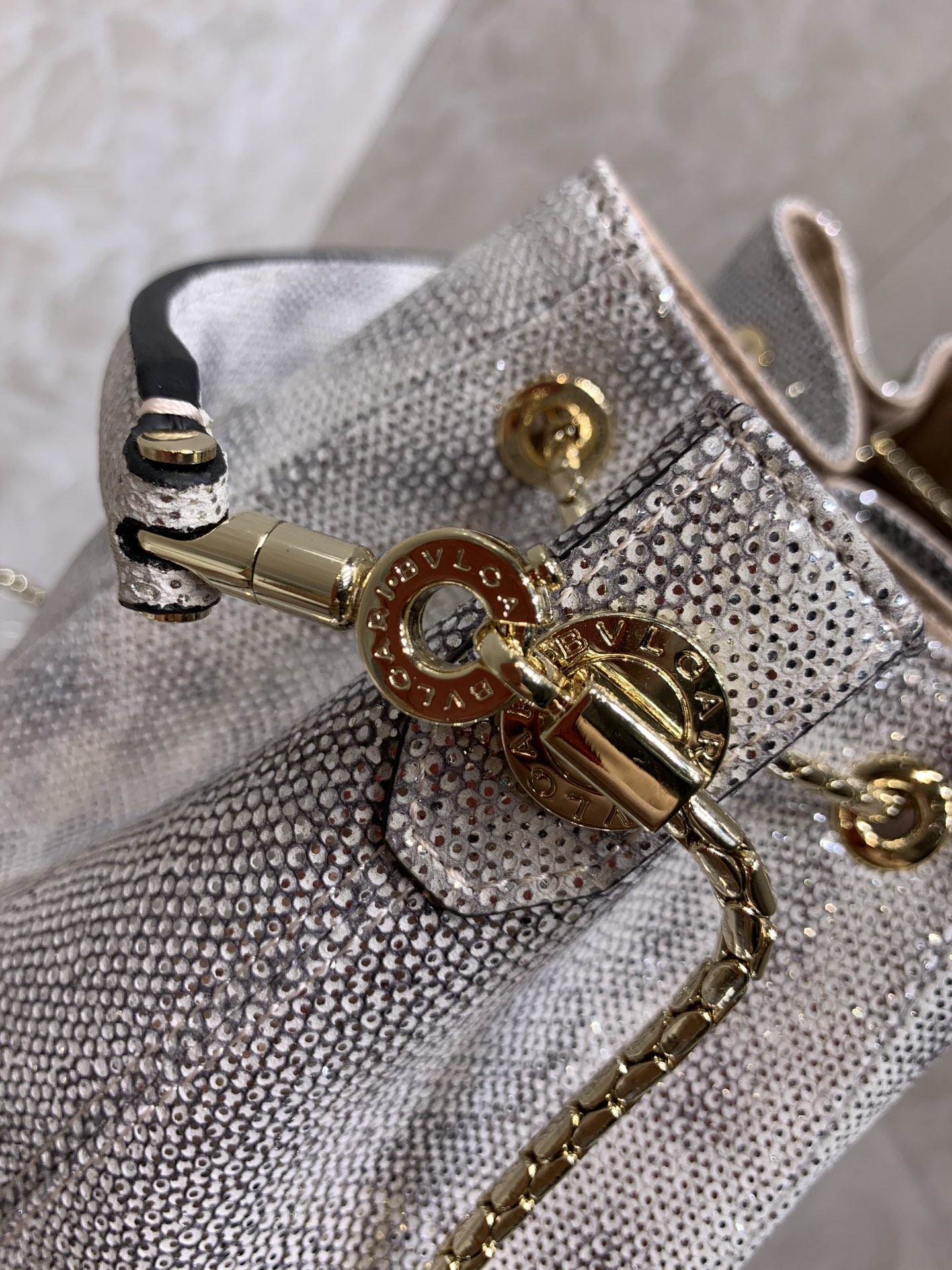 Handbags Bvlgari B287614 size:16*20*10.5 cm - vstockx