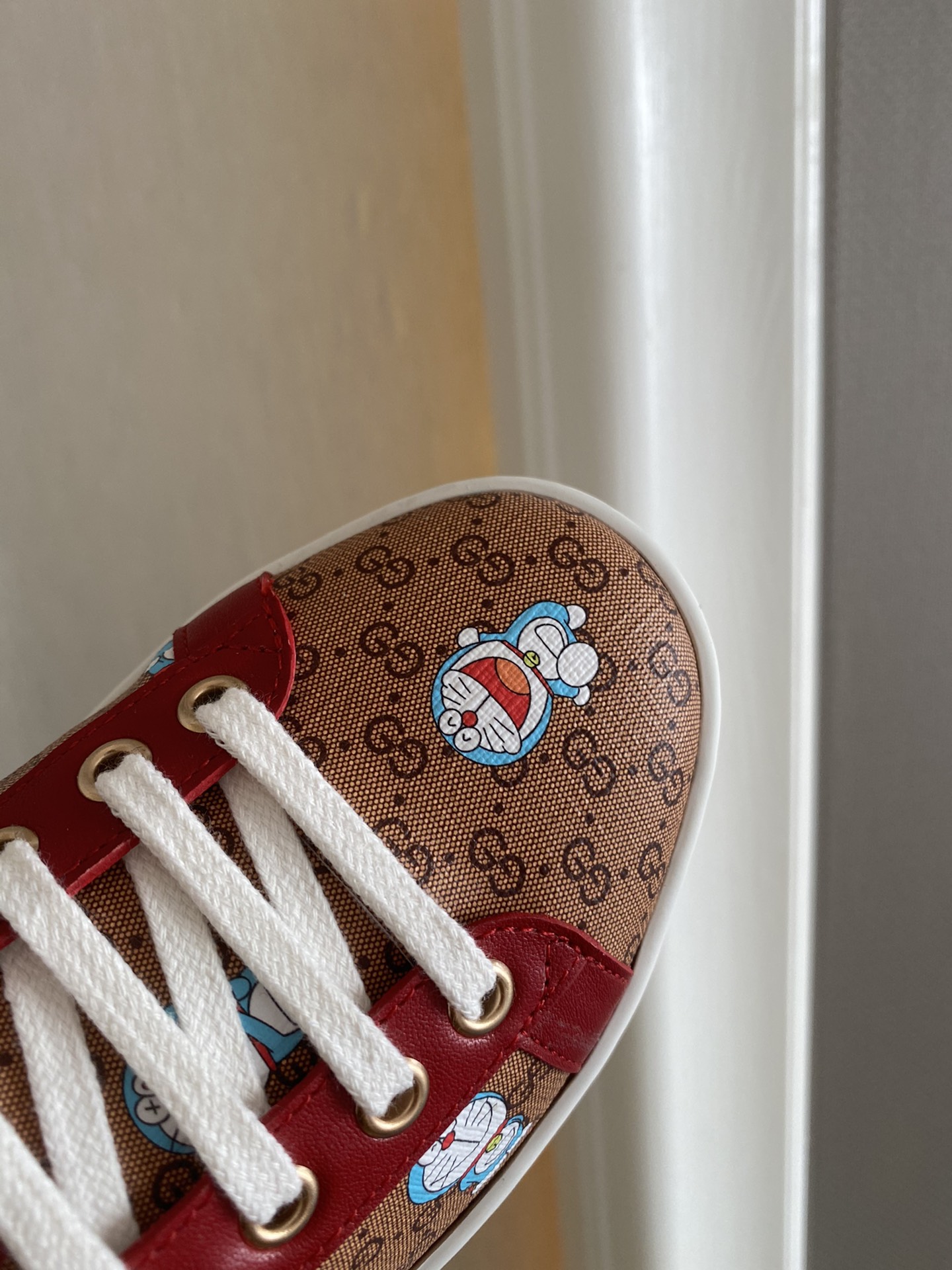 Gucci Women's Ace sneaker with bee sneaker 4 - vstockx