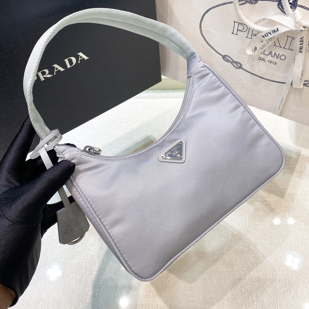 handbags prada Hobo 1NE515 Re-edition 2000 Size:22*17*6 - vstockx