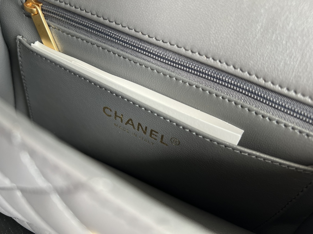 Handbag Chanel 2431 size 20cmx12cmx6 cm - vstockx